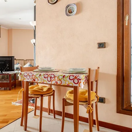 Apartman Live The History- A Due Passi Dal Castello Ferrara