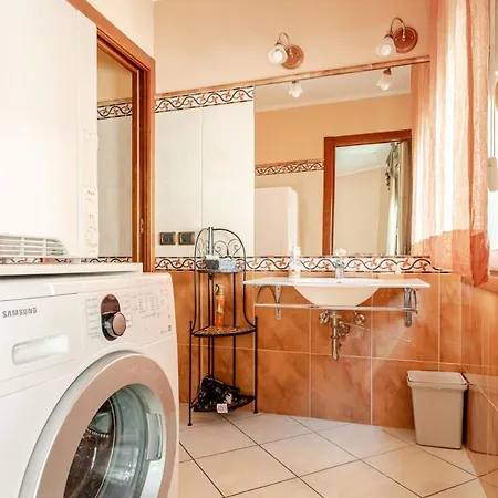 Live The History- A Due Passi Dal Castello