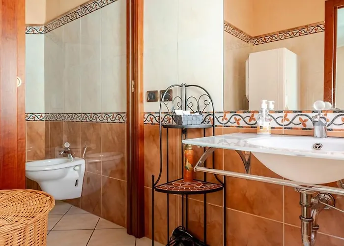 Live The History- A Due Passi Dal Castello Ferrara